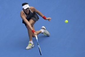 九游体育APP下载包含穆古鲁扎在中国队比赛中大比分获胜，夺冠引发热议！观众掌声雷动的词条