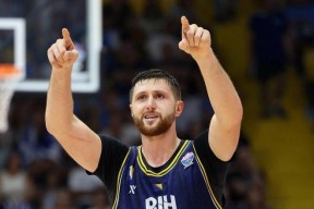 九游体育注册包含Ming重返赛场，爆冷首场状态出色，塞尔维亚队观众沸腾！赛场气氛高涨的词条